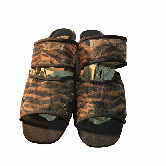 Vintage Tiger Stripes Mesh Dressy Sandal